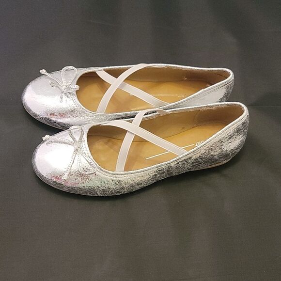 BRAND NEW REPORT TAELOR CRISSCROSS STRAP BOWNOT WOMEN'S FLAT SHOE - Picture 10 of 16